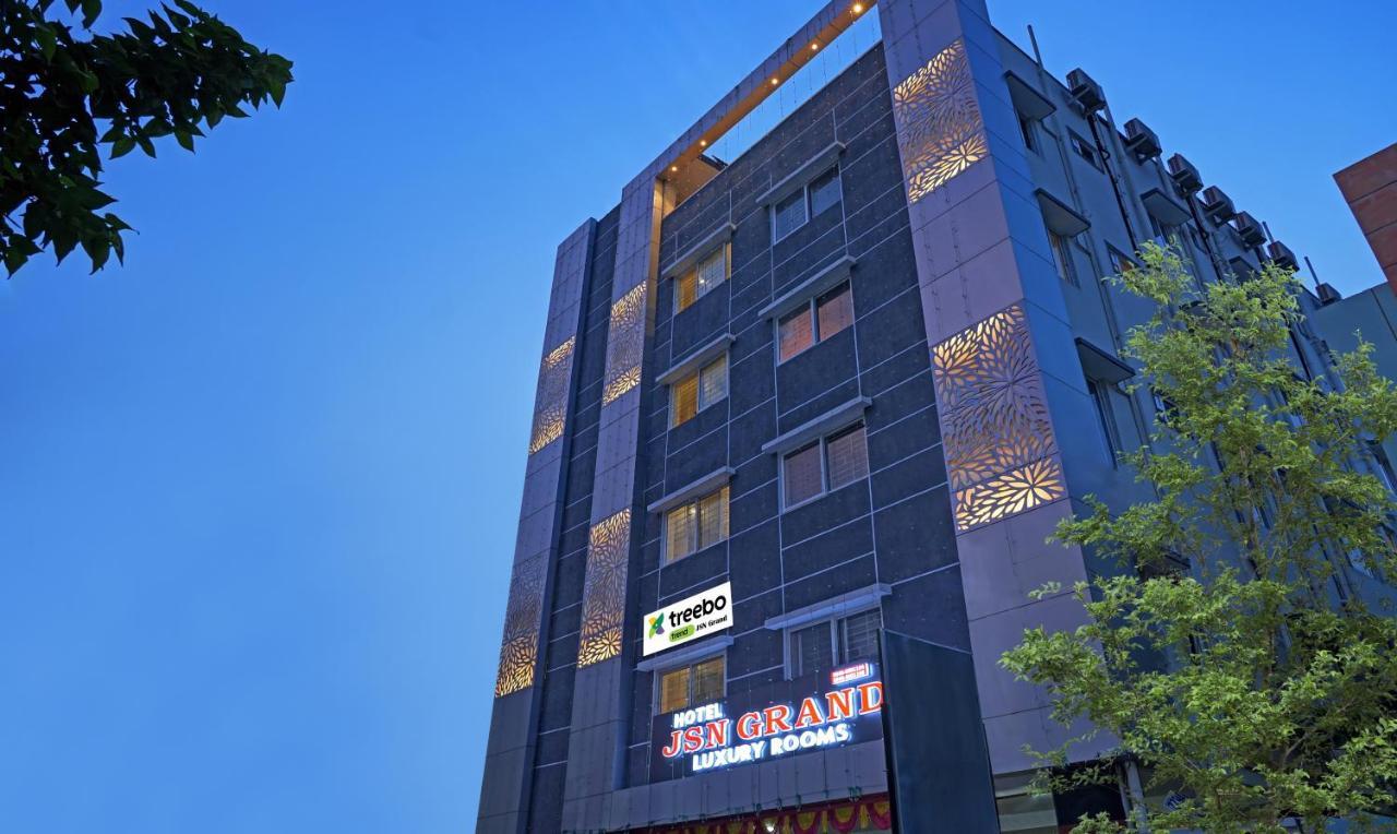 Hotel Treebo Trend Jsn Grand Vijayawāda Exterior foto